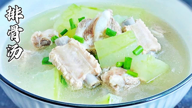 冬瓜排骨汤，一道家常美食的做法，家常冬瓜排骨汤，美味汤品的制作秘籍