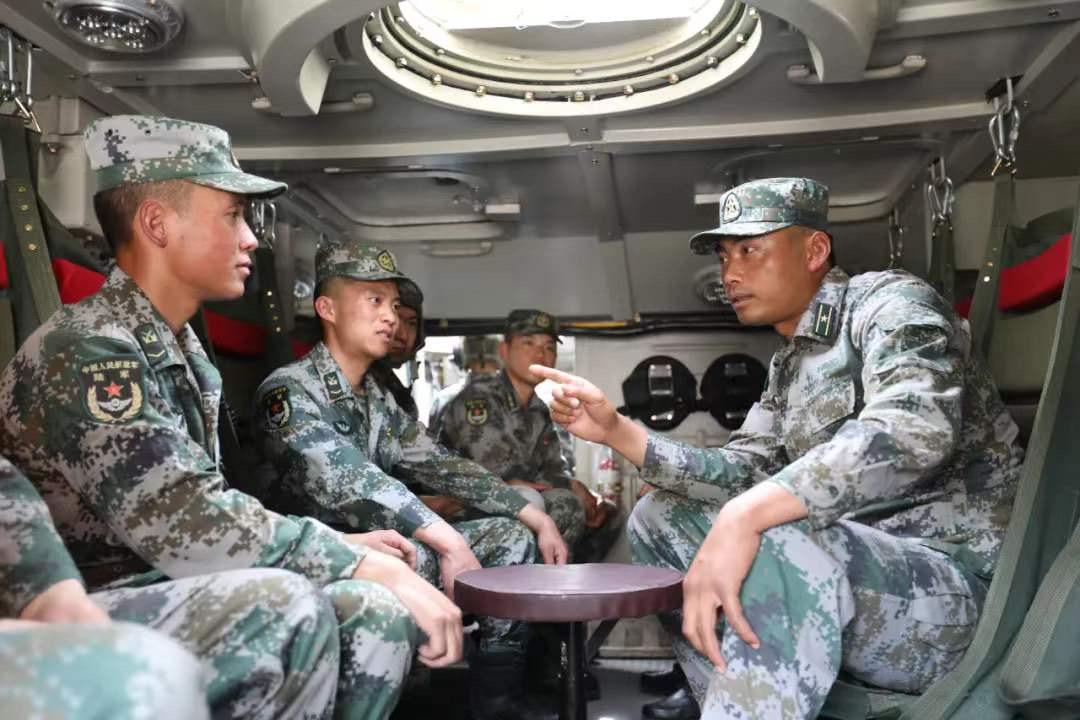 泉州舰的荣耀服役，守护海洋，彰显力量，泉州舰荣耀服役，守护海洋，展现雄壮力量