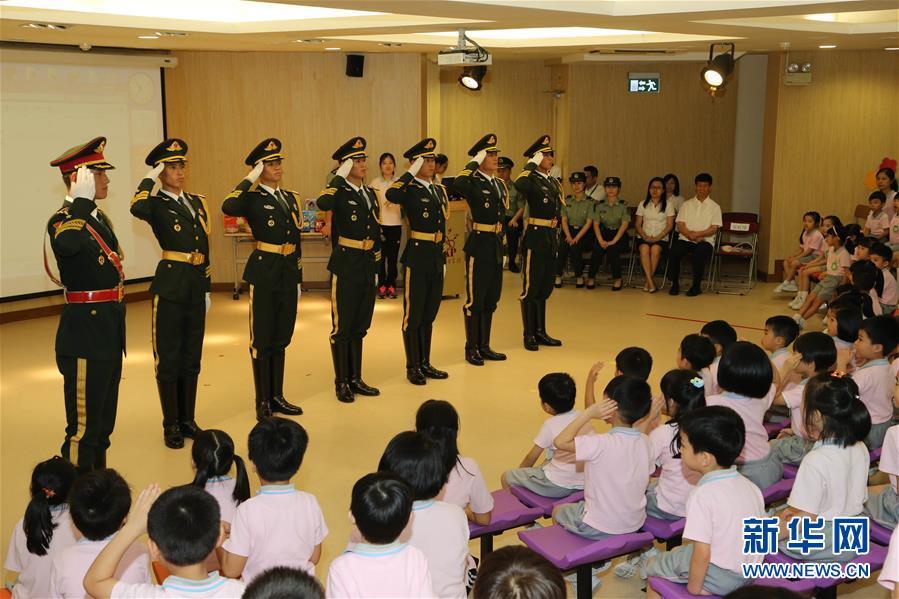 中国人民解放军军旗是什么？，中国人民解放军军旗简介