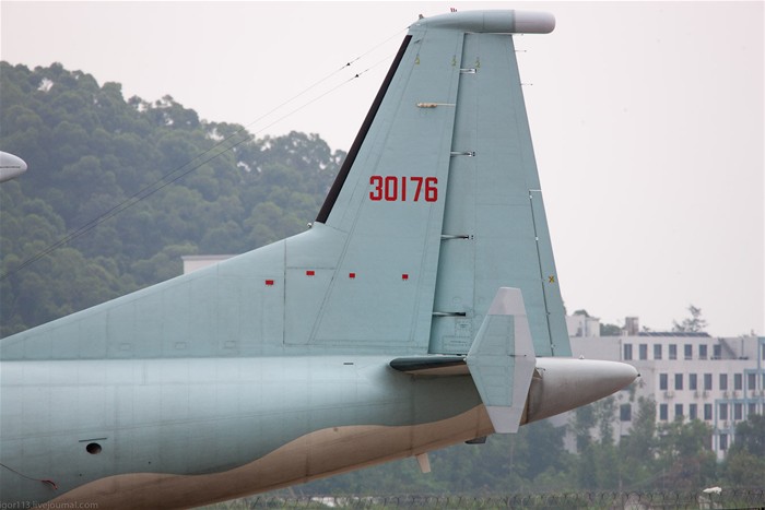 空警-200预警机折纸艺术，探索飞机模型的创意折叠方法，空警-200预警机折纸艺术，创意飞机模型折叠探索
