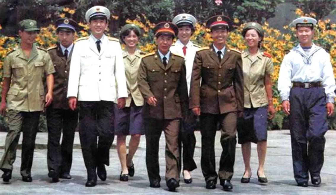 探索中国军队的新风貌，90式军服，揭秘中国军队新风貌，90式军服探索之旅