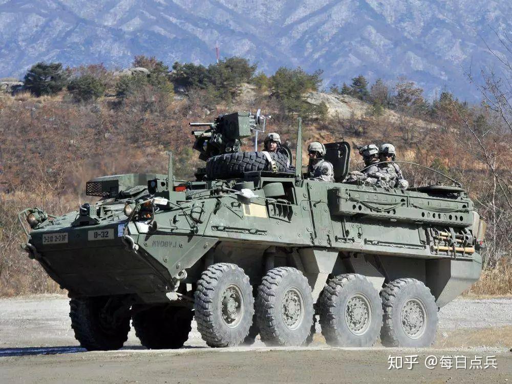 美军现役运兵装甲车，力量与技术的完美结合，美军现役运兵装甲车，力量与技术的巅峰融合