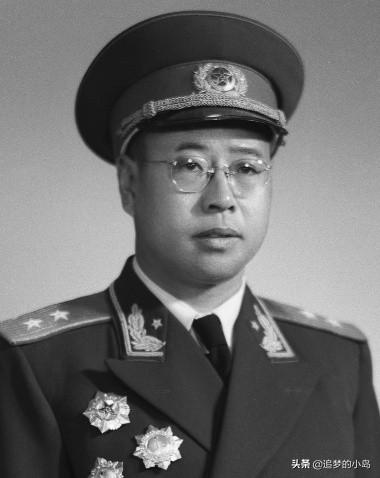 八一勋章的含金量与待遇，荣耀与尊崇的象征，八一勋章，荣耀与尊崇的象征，含金量与待遇彰显尊贵地位