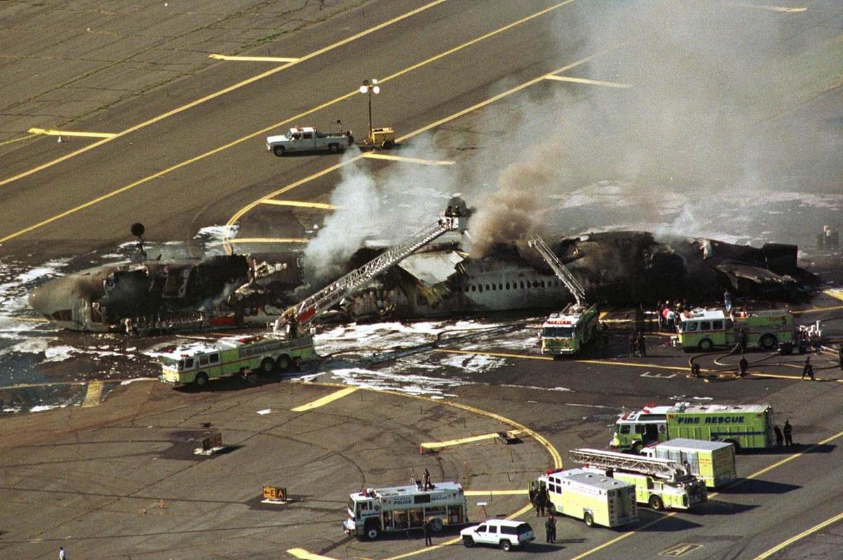 美英发动空袭,历史、动因及其影响,美英空袭行动,历史、动因与全球影响