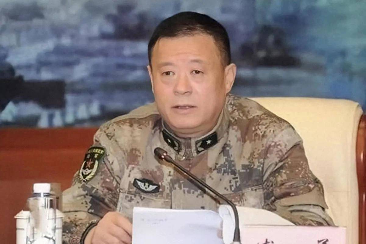 中国解放军最高指挥官，职责、角色与影响力，中国解放军最高指挥官的角色、职责与影响力解析