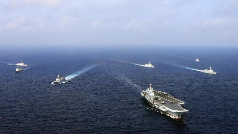 东风31AG导弹贴至关岛上空的震撼瞬间，战略威慑与国家力量的象征，东风31AG导弹震撼亮相关岛上空，战略威慑与国家力量的象征