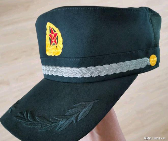 解放军冬季军帽,历史、功能与特色,解放军冬季军帽,历史、功能与特色探究