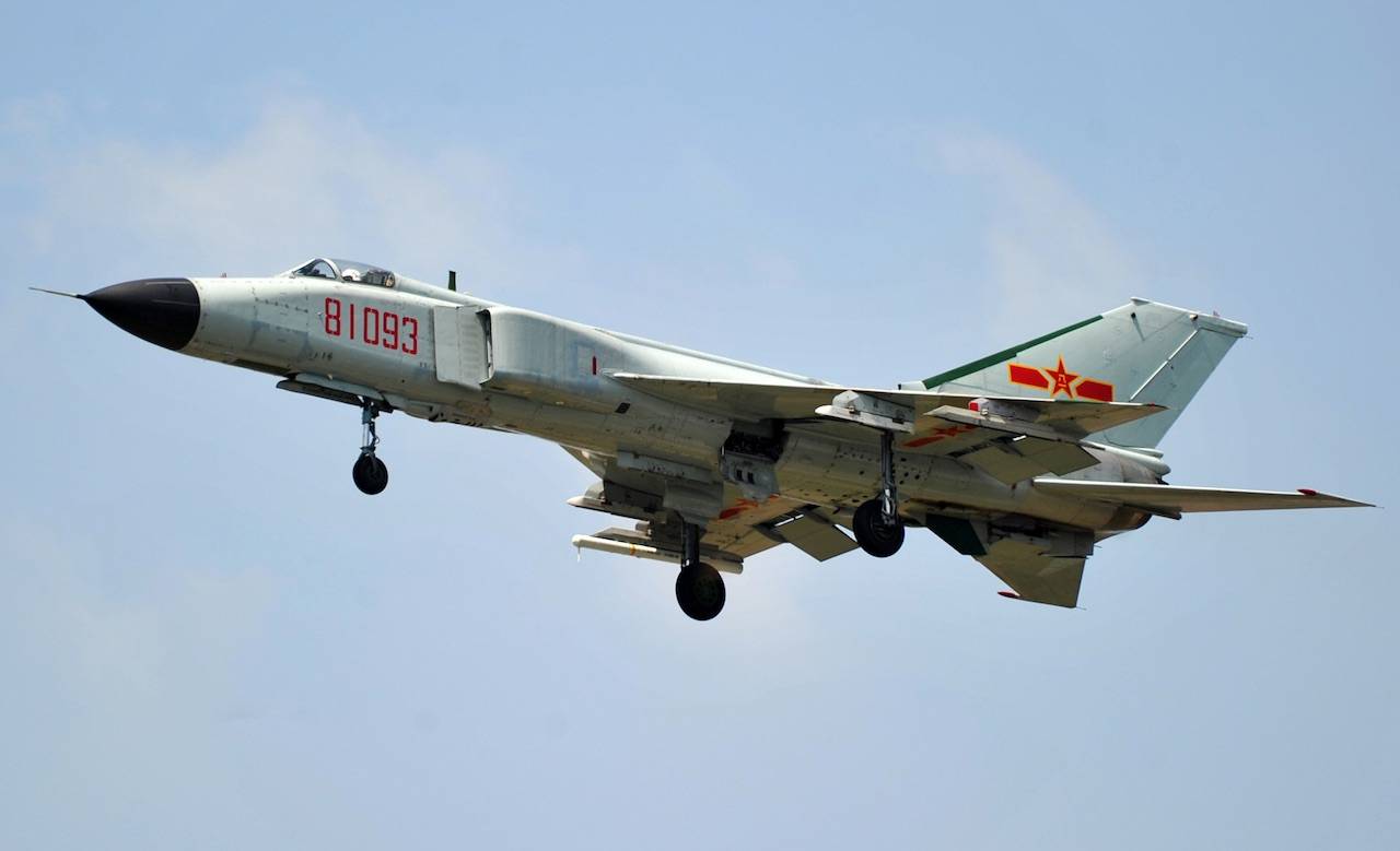 歼8I战斗机，中国空军的杰出代表，歼8I战斗机，中国空军的骄傲与杰出代表