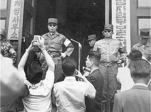 韩国刚刚发生军事政变，深度分析与影响，韩国军事政变深度解析与影响探讨