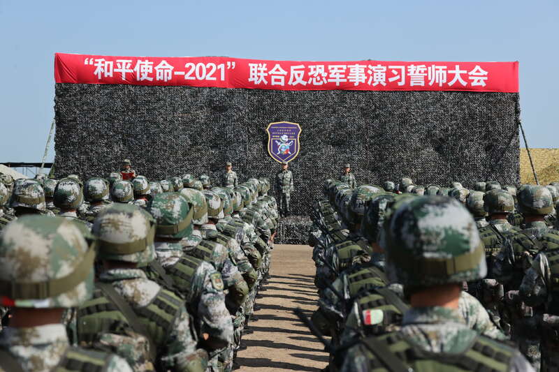 和平使命2021联合军演宣传——跨越国界的军事友谊与和平力量展示，和平使命2021，跨越国界的军事友谊与和平力量的联合展示