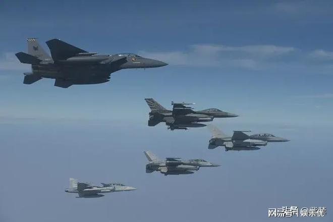 中国空军电影战斗视频，展现英勇无畏与高超技艺的壮丽画卷，中国空军战斗电影，英勇无畏与技艺高超的壮丽画卷展示