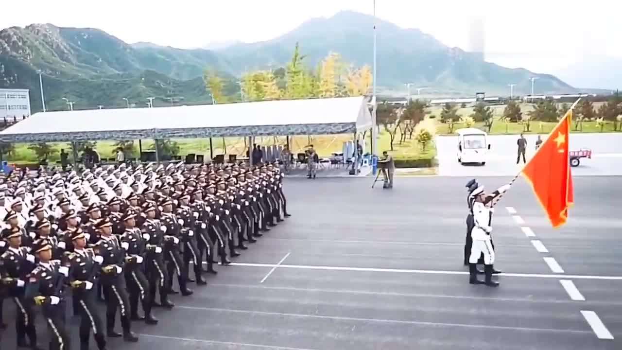 三军仪仗队正步走，荣耀与责任，三军仪仗队正步走，荣耀与责任的见证