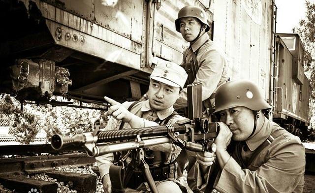 ZB26捷克式轻机枪，二战中的精锐武器，ZB26捷克式轻机枪，二战精锐武器揭秘