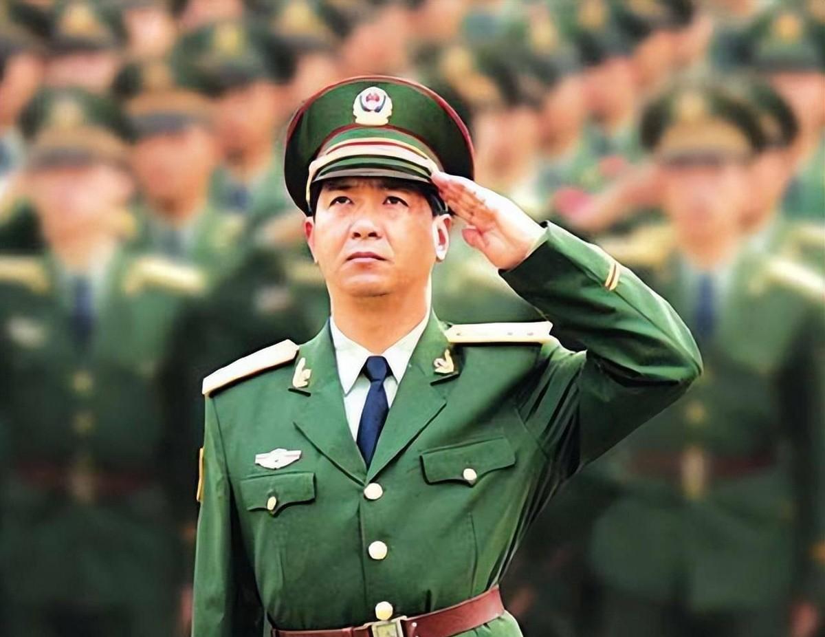 丁晓兵妻子是电影里的人物吗？探究现实与虚构的边界，丁晓兵妻子是现实还是虚构？探究人物身份与现实的边界。