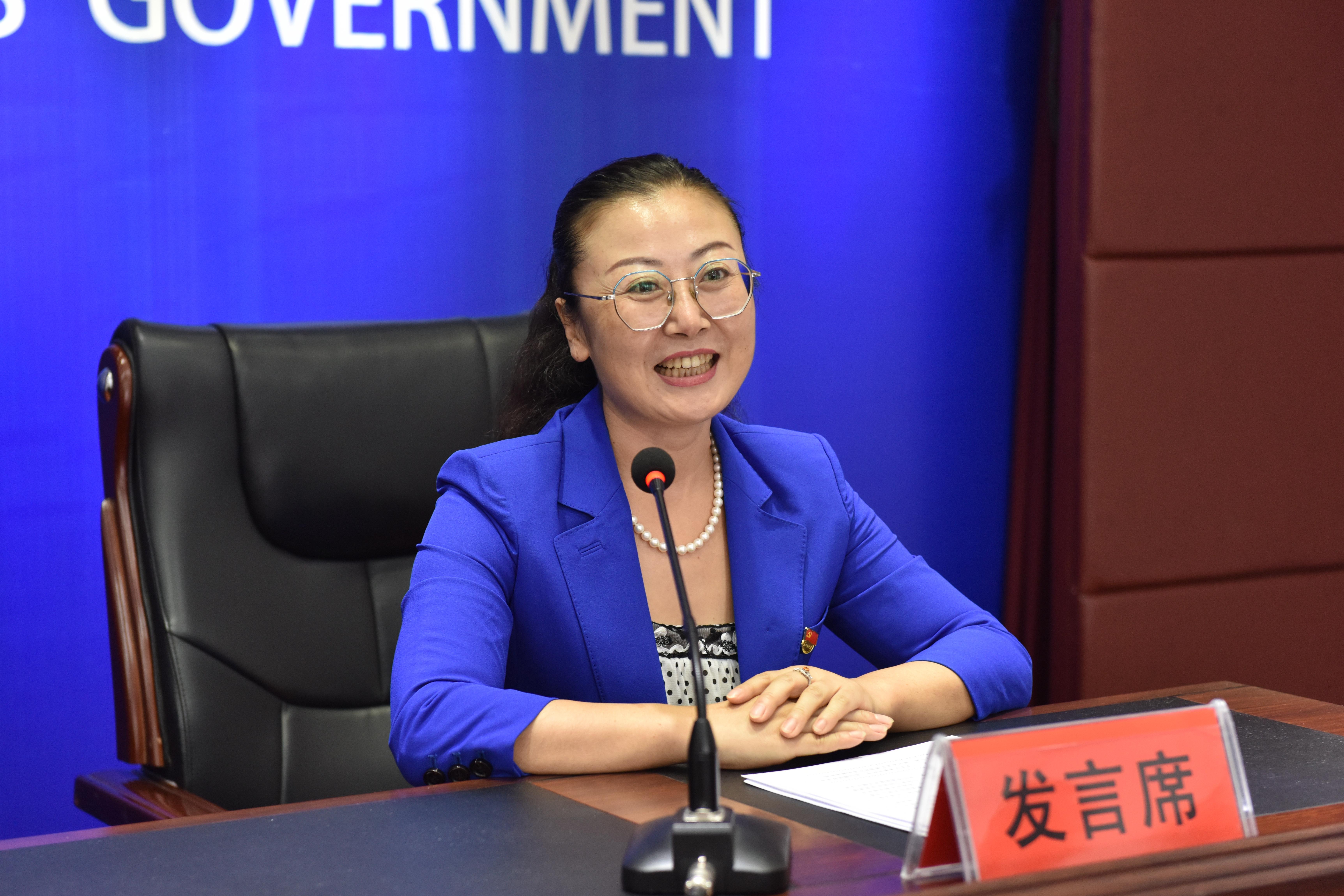 新闻发布会的功能体现，传播信息、塑造形象与引导舆论，新闻发布会的功能，传播信息、塑造形象与引导舆论的三大体现
