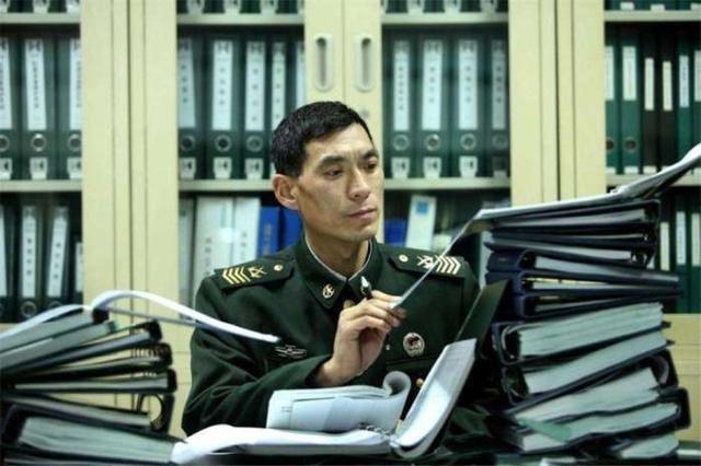 义务兵军衔等级排名，探究军衔体系与职责担当，义务兵军衔等级排名揭秘，军衔体系与职责担当的探究