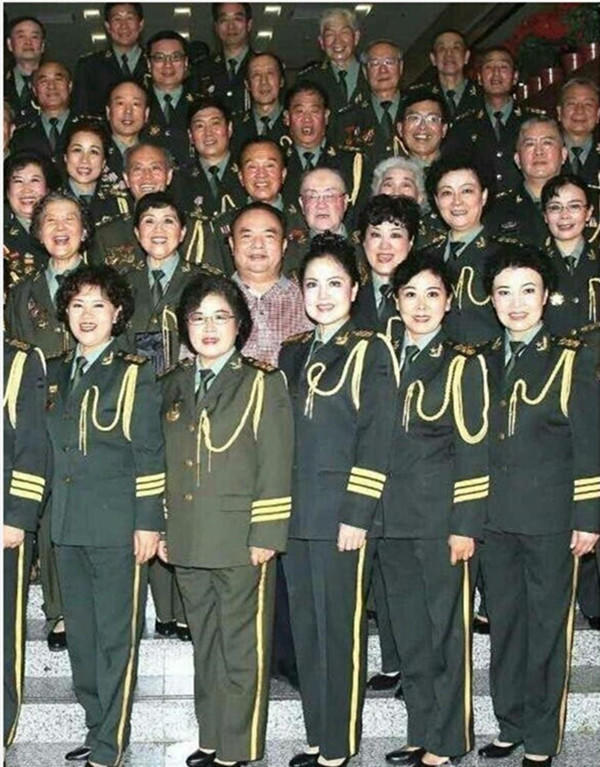 九三阅兵合唱团成员，歌声中的荣耀与力量，九三阅兵合唱团，歌声里的荣耀与力量