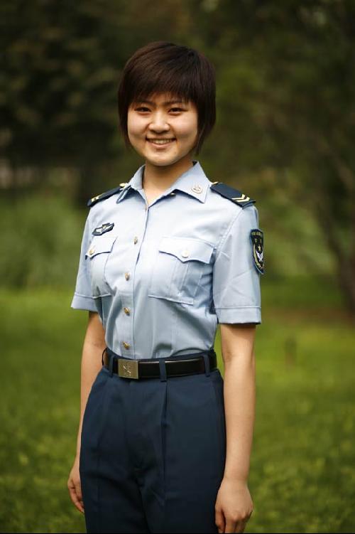 空军07式军装图片，展现新时代空军风采，新时代空军风采，07式军装图片展示