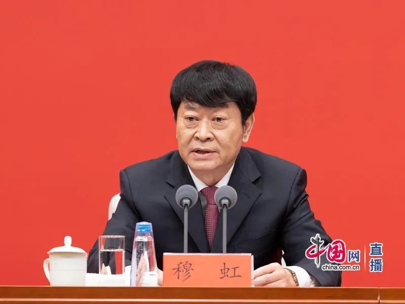 孙业礼，新闻发布会上的耀眼之星，孙业礼，新闻发布会上的瞩目焦点