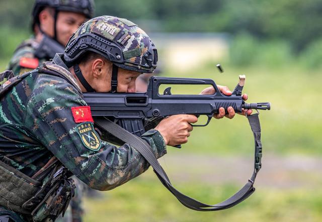集团军与武警，协同作战的钢铁力量，集团军与武警，协同作战的无敌钢铁力量