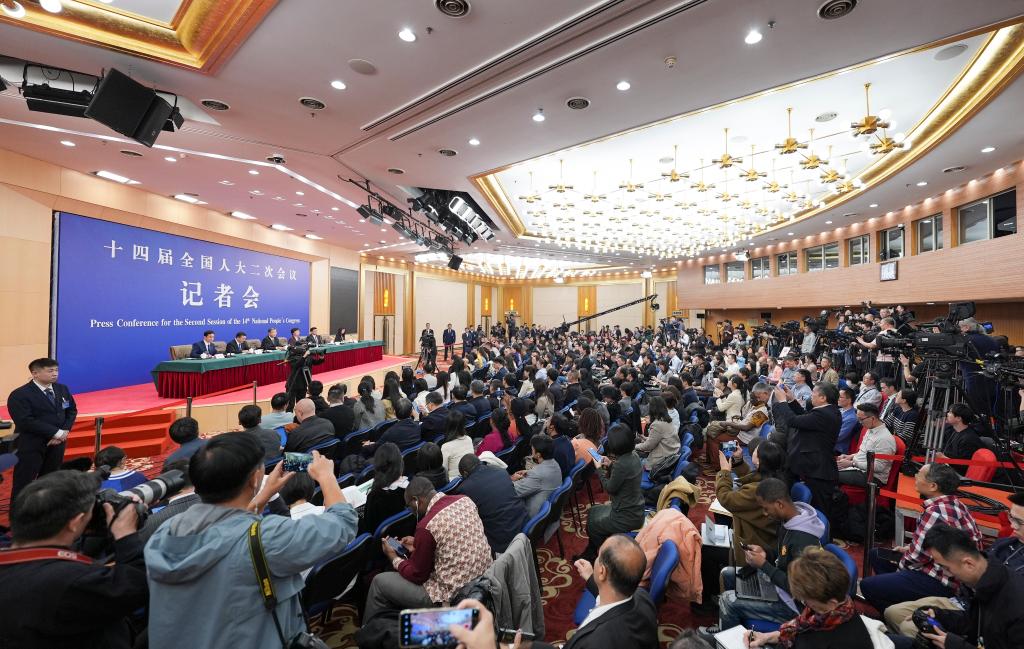 中央新闻14，聚焦时事热点，传递权威声音，中央新闻14，时事热点聚焦，权威声音传递