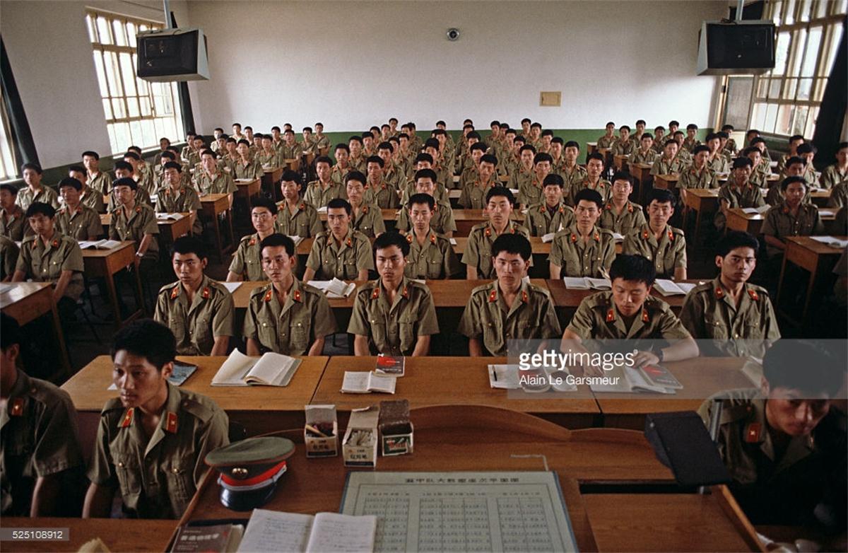 中国人民解放军的军种构成及其职责，中国人民解放军军种构成与职责概述