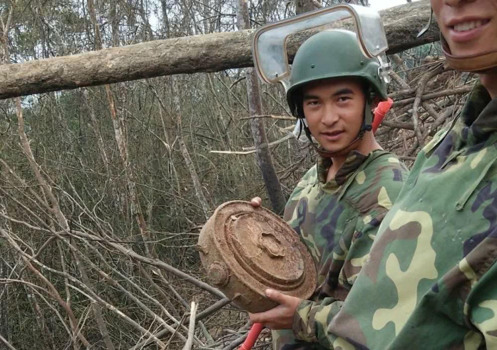 杜富国会不会退伍，英雄的选择与社会的期待，杜富国的选择，英雄之路与社会的期待