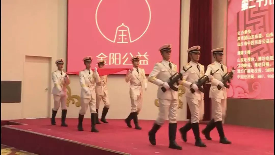 三军仪仗队国旗护卫队竖屏壁纸，荣耀的象征与精神的体现，荣耀的象征与精神的体现，三军仪仗队国旗护卫队竖屏壁纸展示