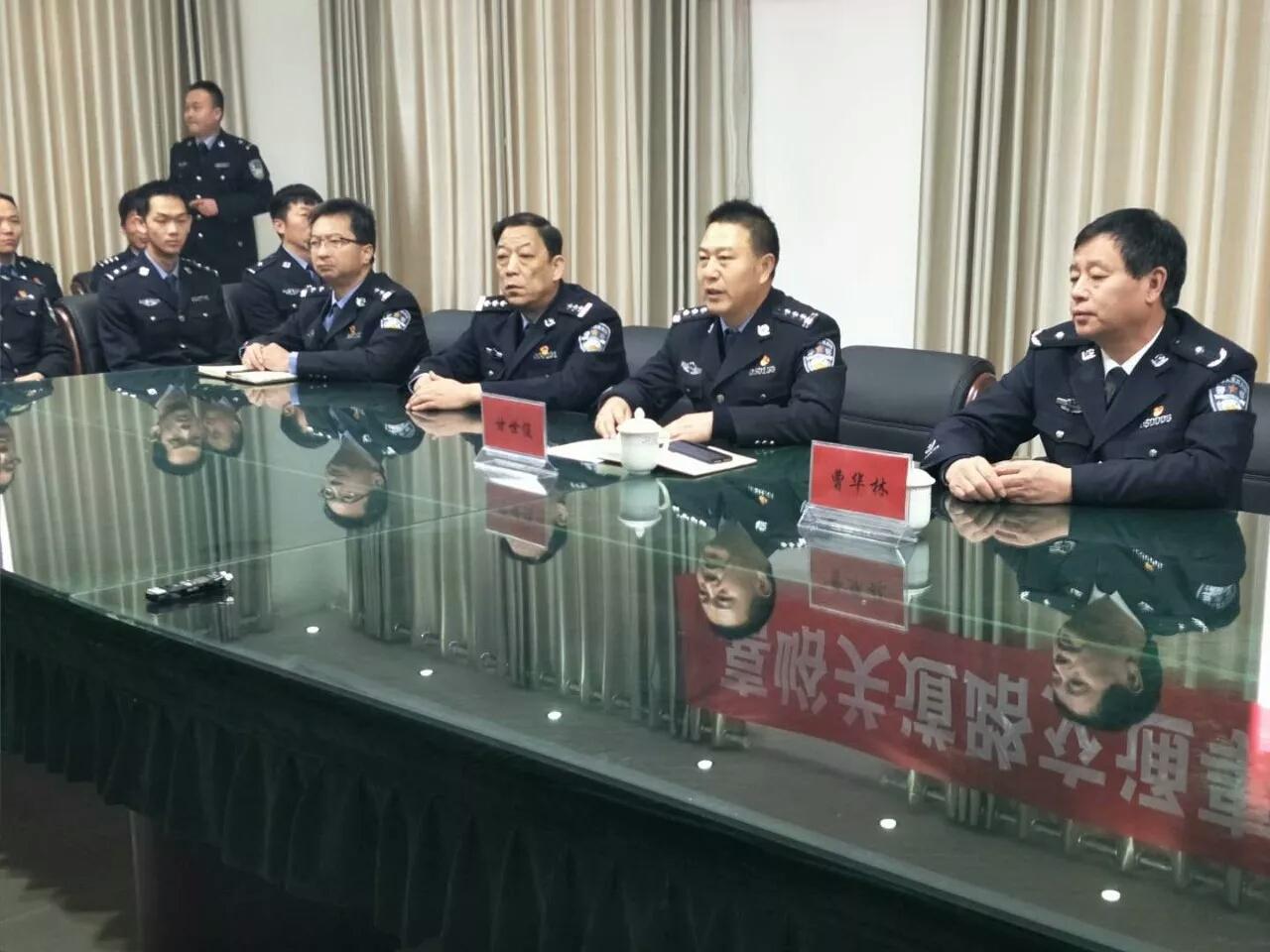 新闻发布会上的风云变幻，新闻发布会上的风云变幻，揭秘背后的故事