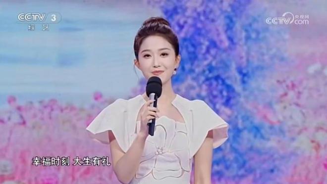 央视七套女主持人群体风采，央视七套女主持人魅力风采展示