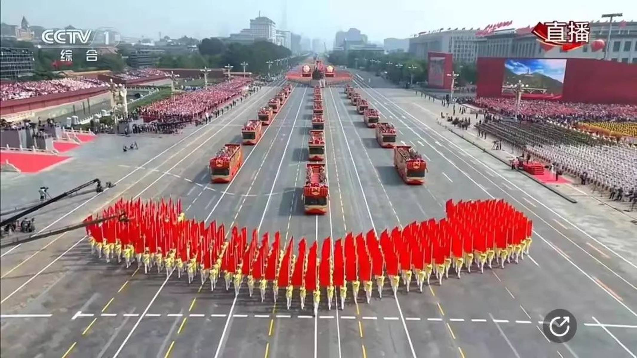 七十周年庆典上的壮丽方阵，一场国威军威的展示，七十周年庆典壮丽方阵展现国威军威盛况