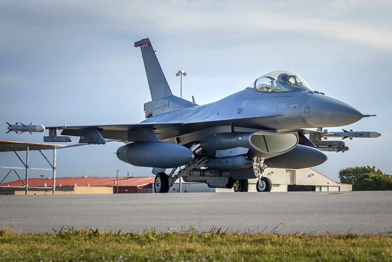 F16V与歼-16，两款战斗机的性能对比与实力评估，F16V与歼-16战斗机性能对比及实力评估