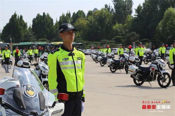 试点新式警服，重塑警务形象与提升执法效率，试点新式警服，重塑形象，提升执法效率