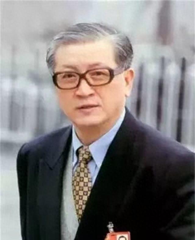 瓦良格号归国途中，历史与时代的交汇点，瓦良格号归国之旅，历史与时代的交汇点