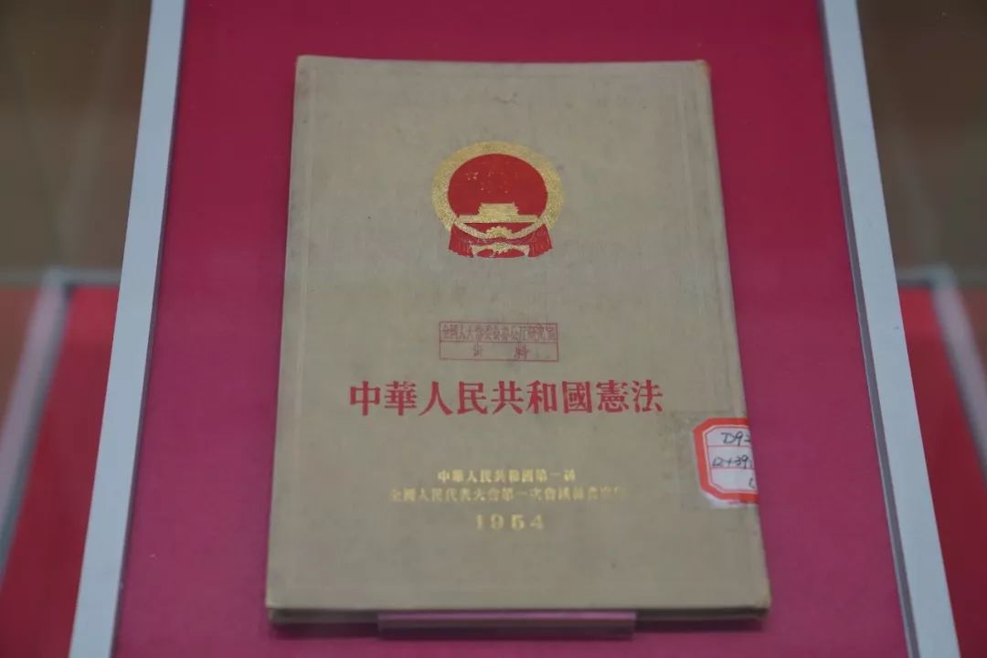 超越宪法的边界，探索制定法的可能性与必要性，超越宪法边界，制定法的可能与必要探索