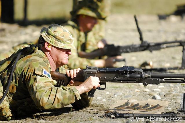 日本部队枪支装备概览,历史与现状,日本部队枪支装备的历史与现状概览