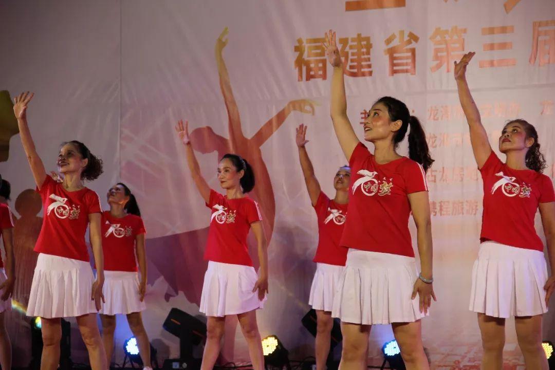 中国第三艘航母福建舰的最新画面，展现强大实力与未来展望，中国福建舰航母新画面揭示，强大实力与未来展望