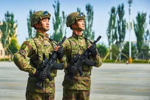 关于如何辨别真假21星空迷彩服的真伪图解，图解，如何辨别真假21星空迷彩服真伪指南
