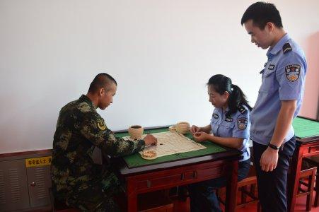 武警打靶，锤炼精兵强将的实战化训练，武警实战化训练，锤炼精兵强将的打靶行动