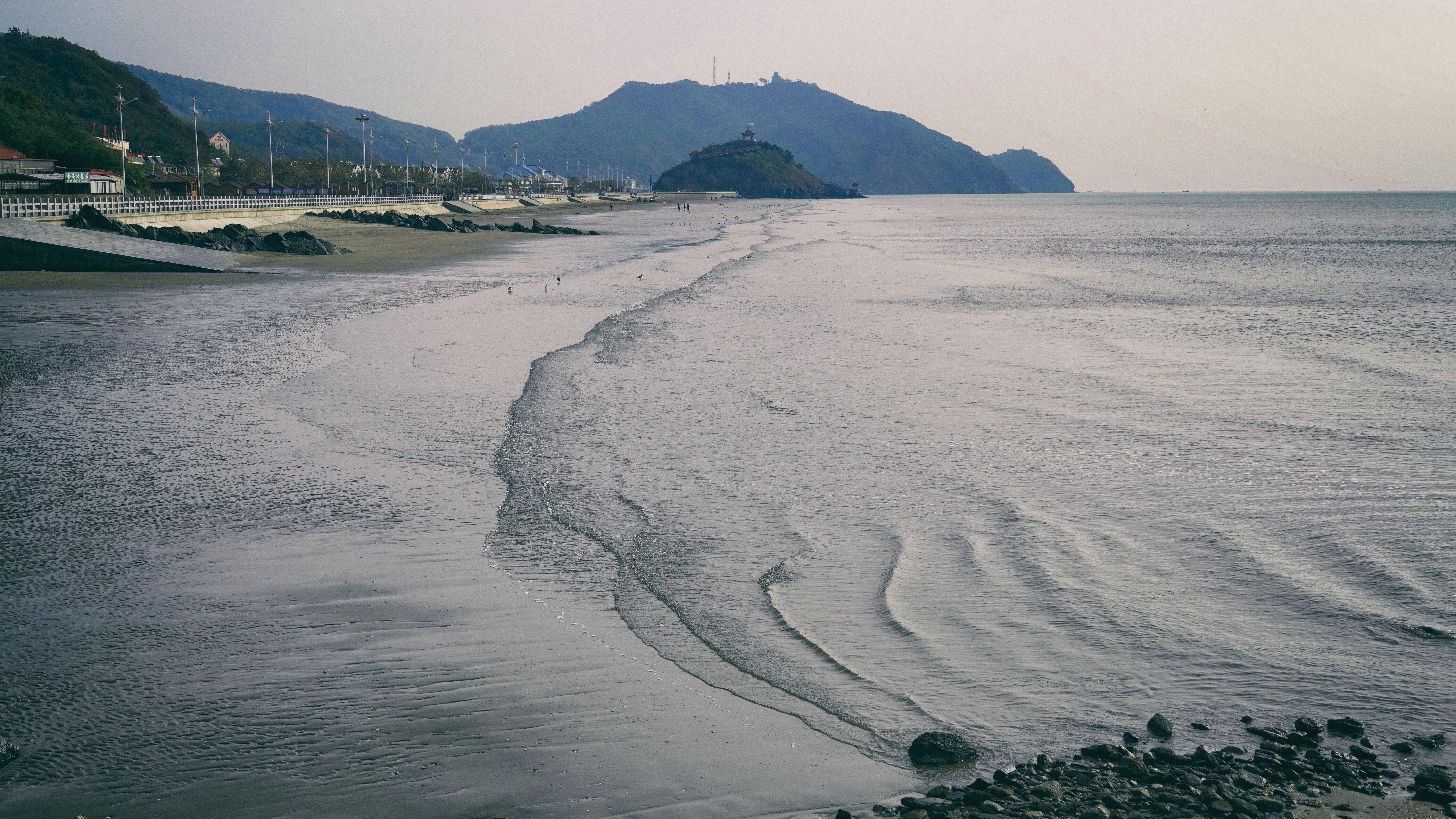 中日海岛战争正式打响，历史与现实的交汇，中日海岛战争，历史与现实的碰撞