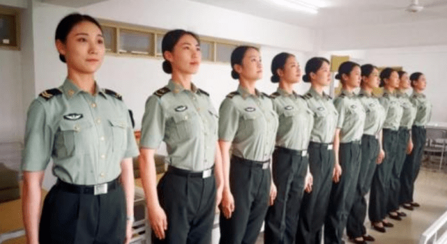 女兵体检需要裸检吗？——兼论军事体检中的性别平等与合理隐私保护，女兵体检中的性别平等与隐私保护，裸检的必要性探讨