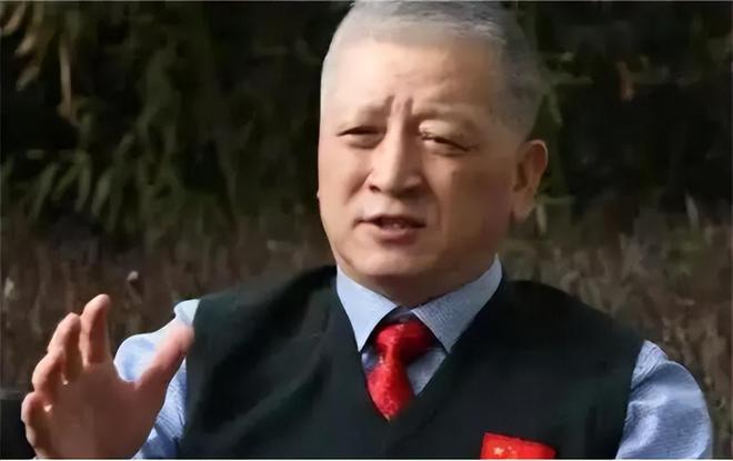 辽宁舰的传奇与徐增平的遗憾——十七年的坚守与告别，辽宁舰传奇与徐增平十七年的坚守与告别，遗憾与荣耀的交汇点