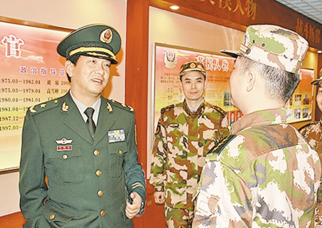 丁晓兵老婆，背后的支持与坚韧的爱，丁晓兵背后的支持与坚韧的爱，妻子的力量