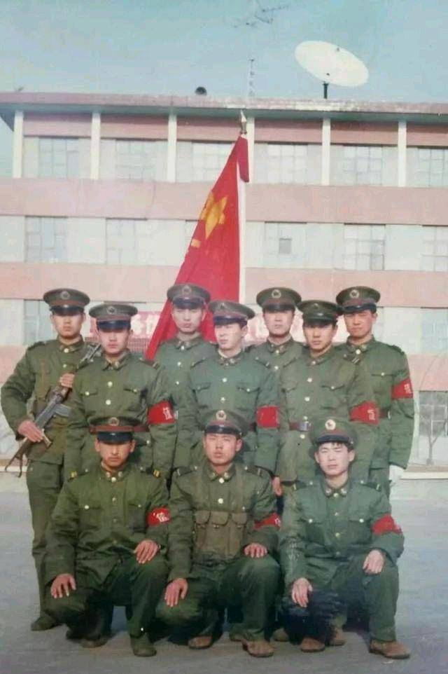 关于将某师改编为武警支队的探讨，某师改编为武警支队，深度探讨与解析