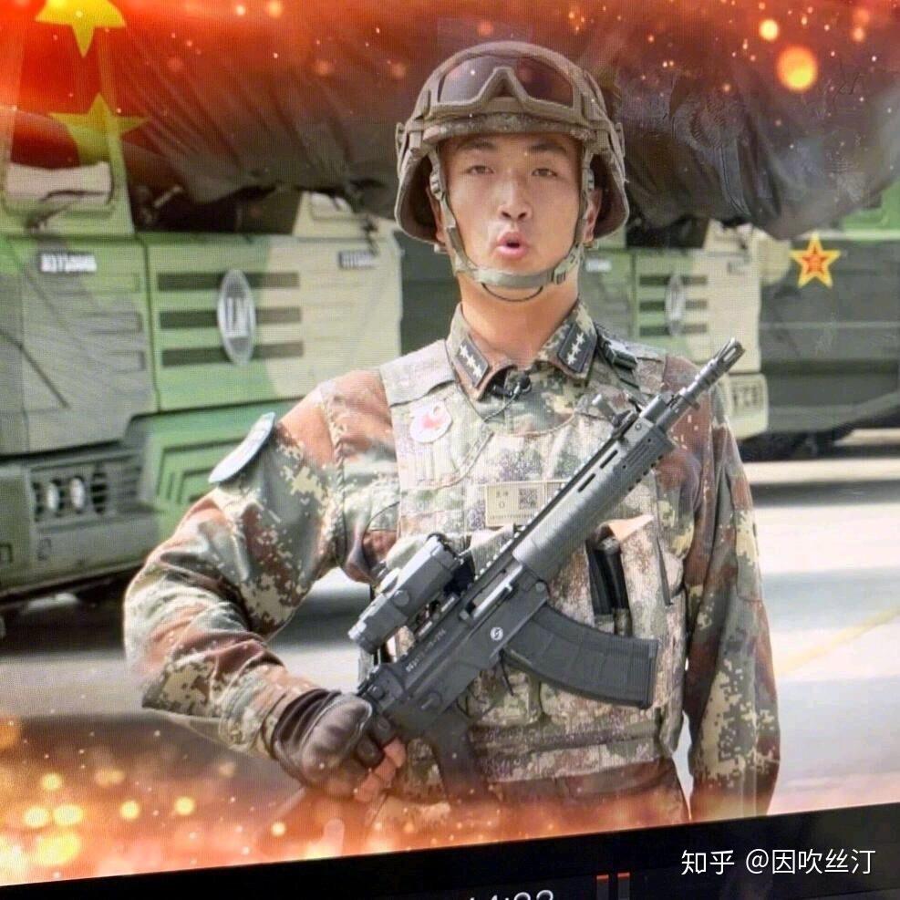 星空迷彩，时尚与军事元素的完美结合，星空迷彩，时尚与军事元素的融合典范