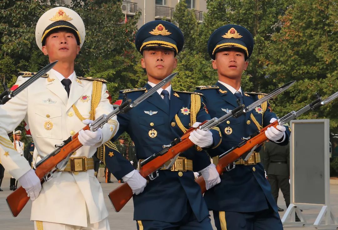 最帅天团，三军仪仗队的荣耀与风采，最帅天团，三军仪仗队的荣耀与风采展现