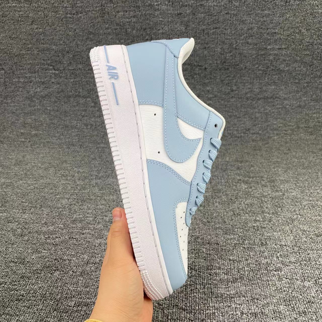Nike空军一号雾霾蓝，时尚与经典的完美融合，Nike空军一号雾霾蓝，时尚与经典的独特交融
