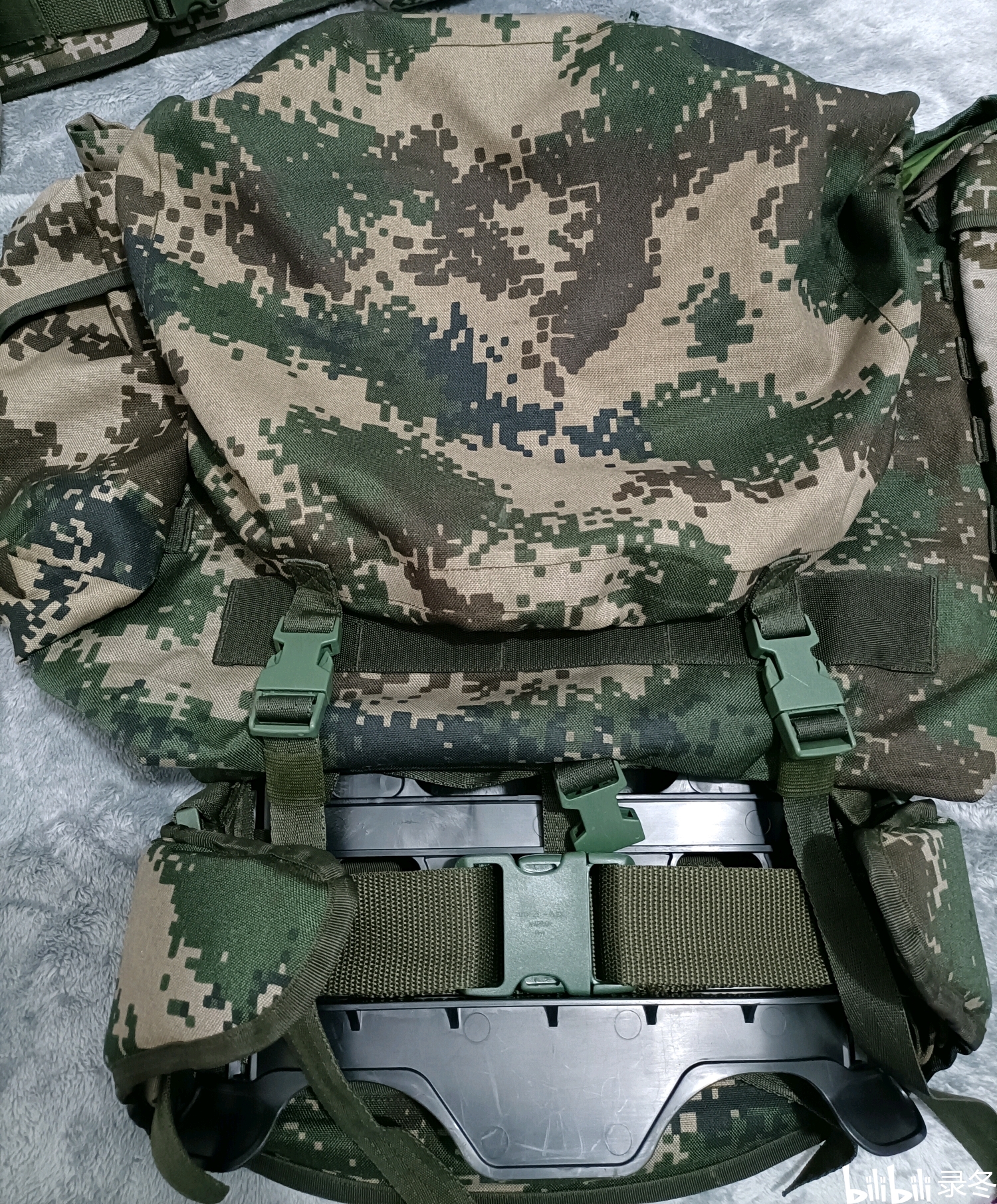 星空迷彩携行具附件的装载方法，星空迷彩携行具附件装载指南