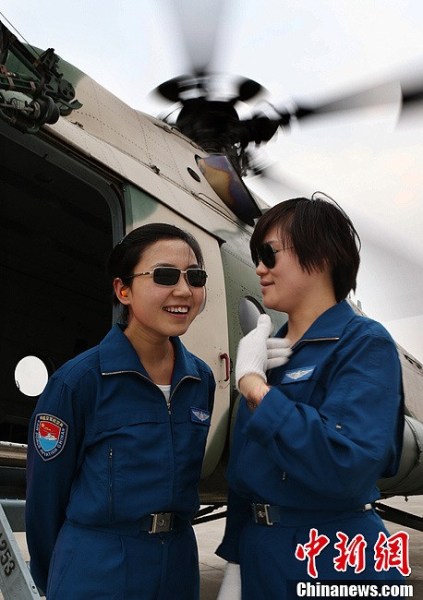 第八批女飞行员，展翅高飞，书写新时代传奇，第八批女飞行员，新时代传奇的翱翔者