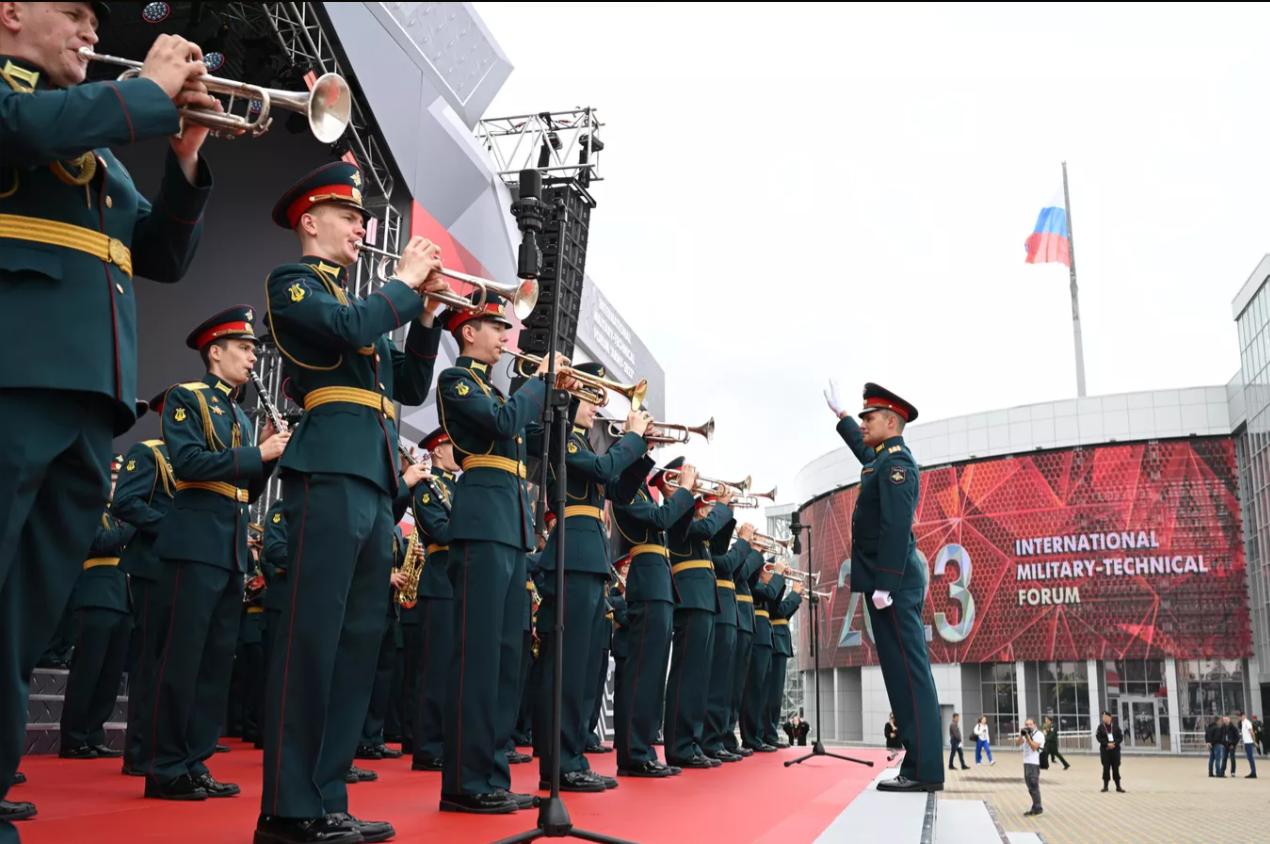 军事超高清图片，揭示现代军事力量的真实面貌，现代军事力量真实面貌揭秘，高清军事图片展示